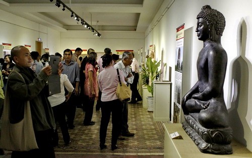 Buddhist exhibition on Buddha’s life and teachings - ảnh 1